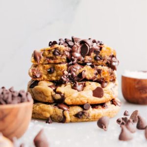 Bakery-Style-Chocolate-Chip-Cookies-ChelseasMessyApron-1200-1-500x500